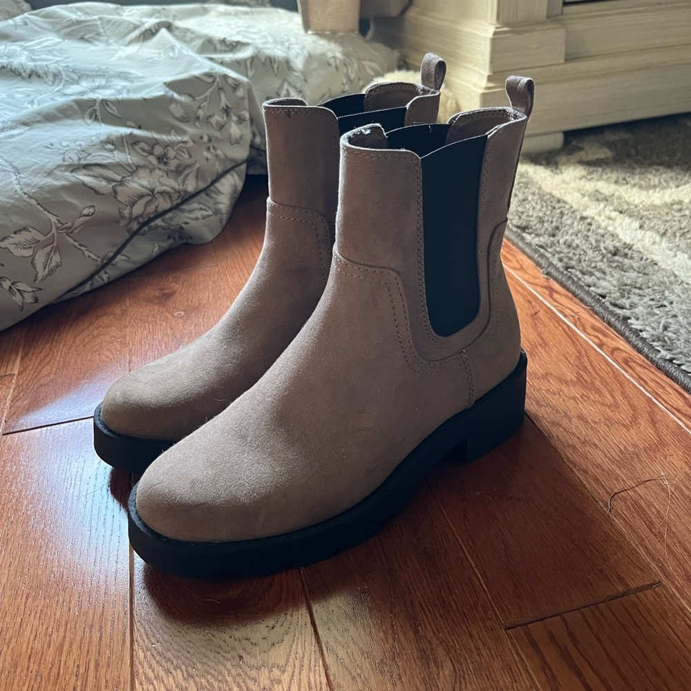 Never worn. Women’s ankle boots